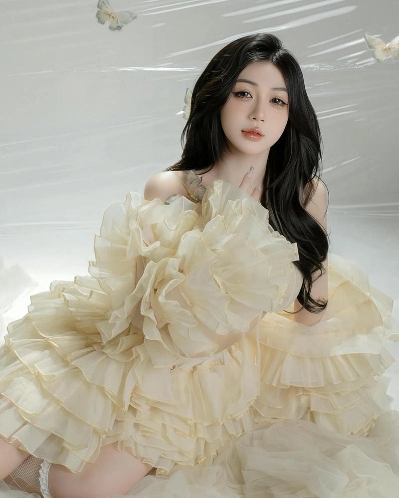 Dân mạng bàn luận về Trần Hà Linh voz