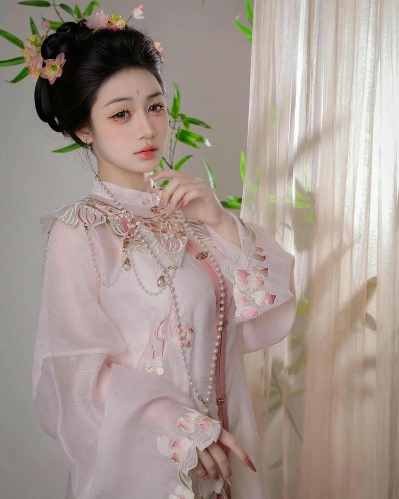 Giải mã từ khóa Quạt club Trần Hà Linh