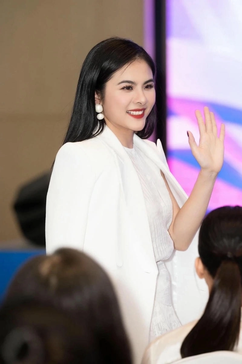 Bạn có biết Vân Trang sinh năm bao nhiêu