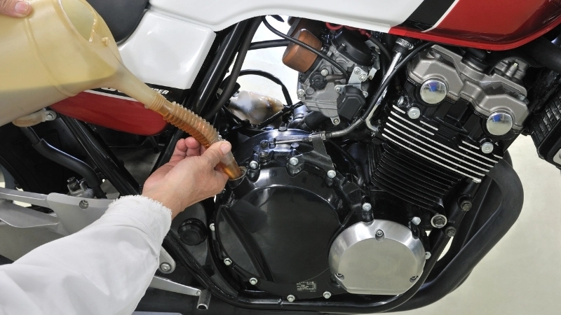 Dấu hiệu nhận biết cần thay nhớt xe máy ngay