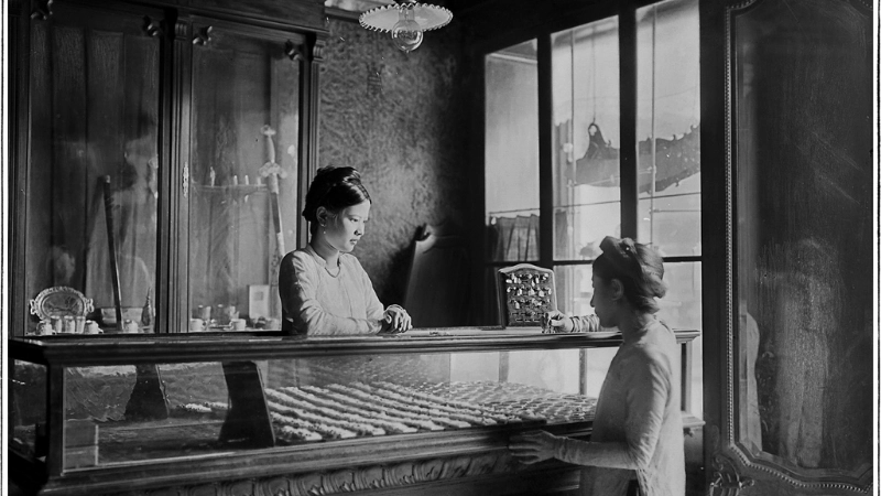 Ca dao về người phụ nữ xưa phản ánh vẻ đẹp, phẩm hạnh và sự hy sinh 