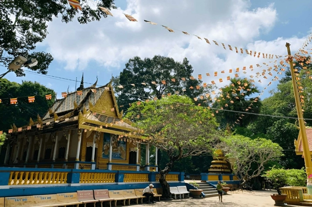 Hành trình tâm linh tại chùa Dơi Sóc Trăng