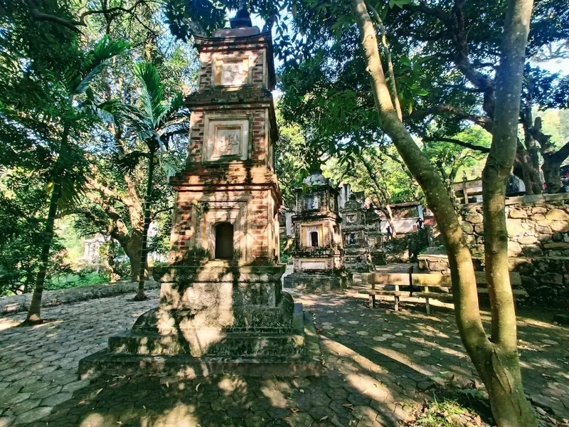 Khám phá nét đẹp thanh tịnh tại Chùa Hàm Long