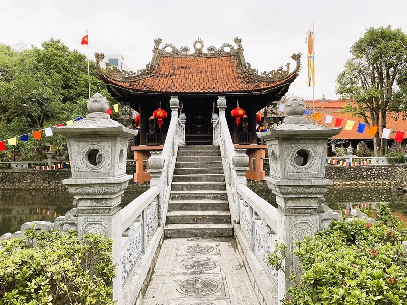 Chùa Hàng là điểm tựa tâm linh cho mọi người