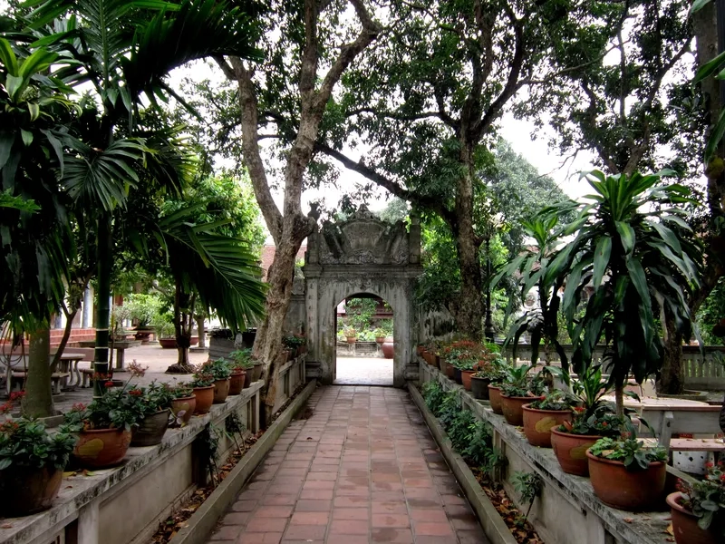 Chùa Mía mang nét cổ xưa hòa cùng thiên nhiên