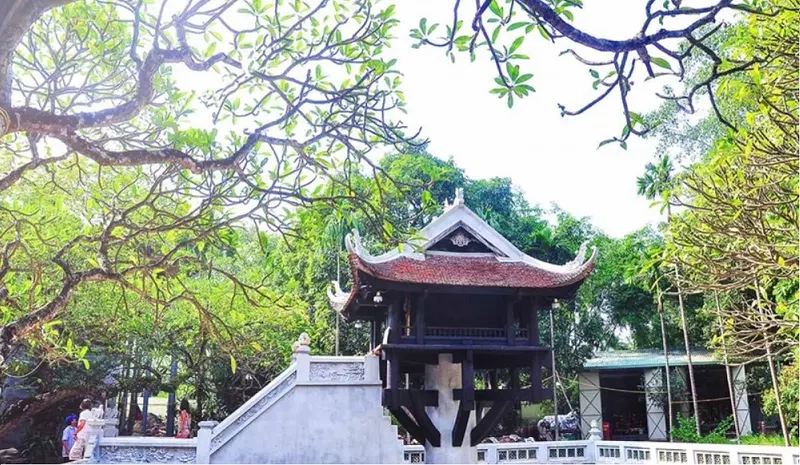 Du lịch Hà Nội đừng quên chụp ảnh Chùa Một Cột đẹp