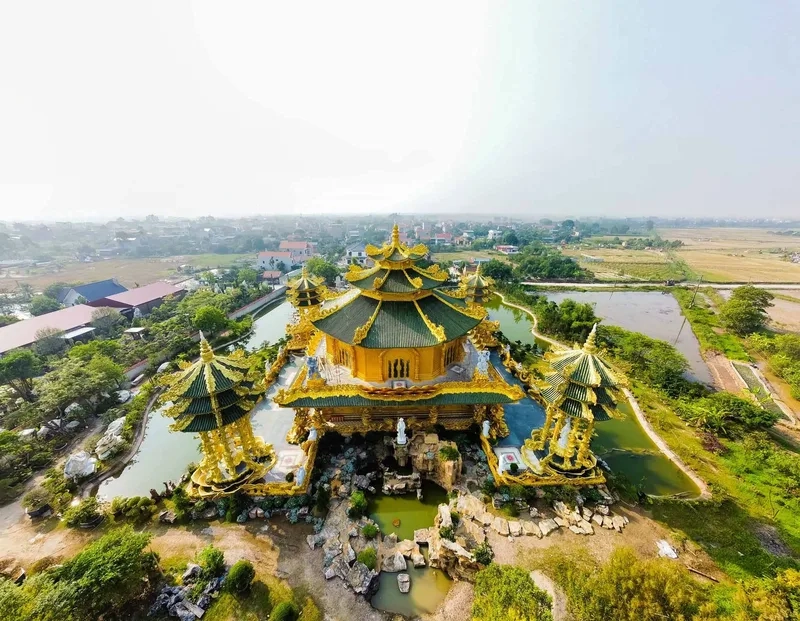 Một góc nhìn khác về hình ảnh của chùa Phúc Lâm Tiên Quán đầy cổ kính