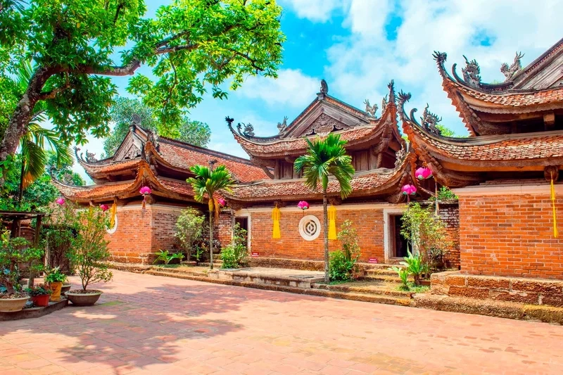 Vẻ đẹp trầm mặc của Chùa Tây Phương giữa núi