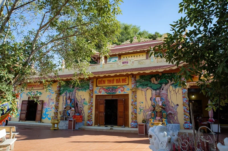 Đền Bà Đế đậm sắc màu văn hóa Việt