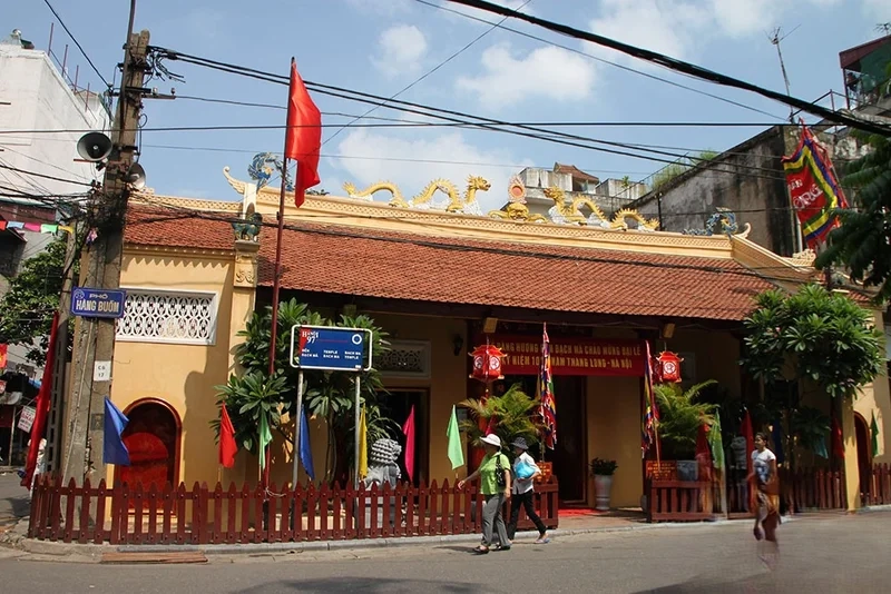 Đôi nét về đền Bạch Mã