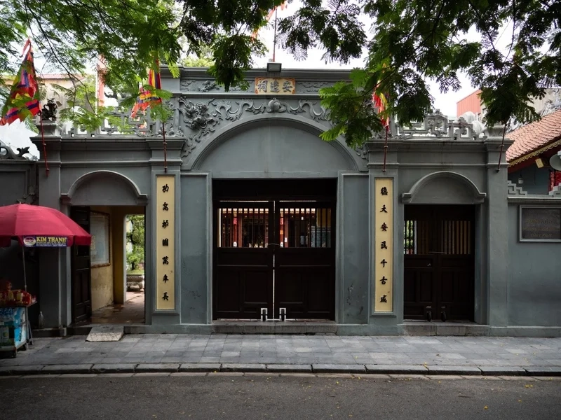 Không gian thanh tịnh khiến Đền Nghè thêm cuốn hút