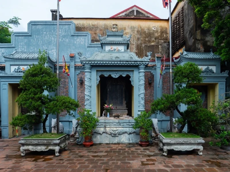 Đền Nghè gắn liền với nhiều câu chuyện dân gian