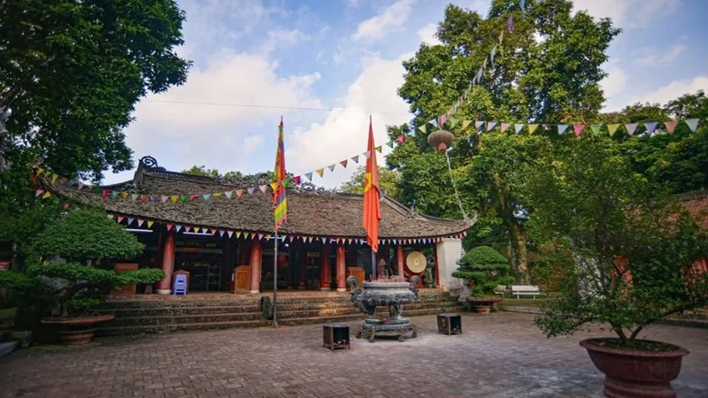 Khám phá lịch sử và nét đẹp văn hóa tại Đền Và nổi tiếng