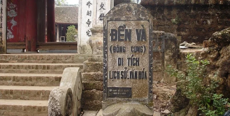 Đền Và là điểm du lịch tâm linh nổi tiếng