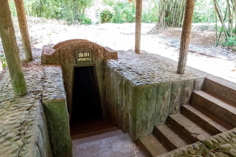 Khám phá chiều sâu di tích lịch sử ở Củ Chi