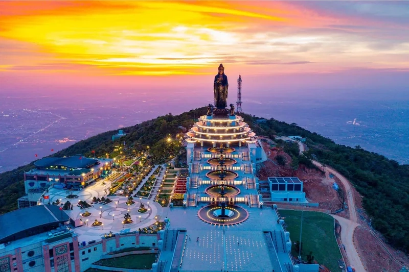 Đôi nét về Núi Bà Đen