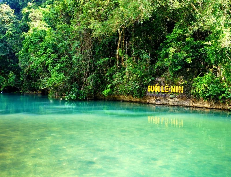 Ngắm cảnh thiên nhiên tuyệt đẹp quanh chiến khu Pác Bó