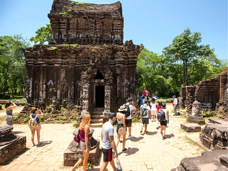 Hành hương đến di tích Thánh địa Mỹ Sơn linh thiêng