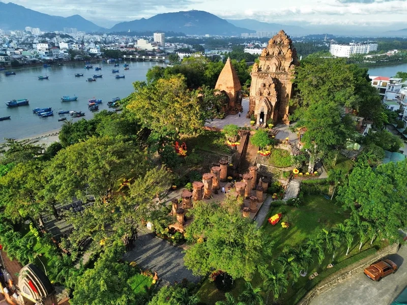 Du lịch Nha Trang không thể bỏ lỡ Tháp Bà Ponagar