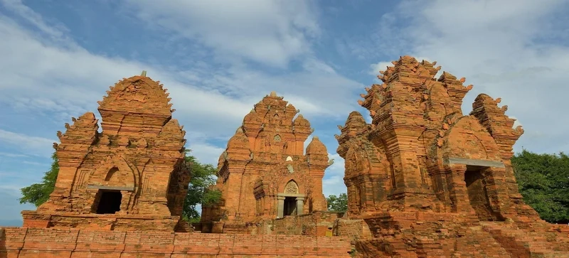 Hồn thiêng dân tộc tại Tháp Chăm Po Klong Garai