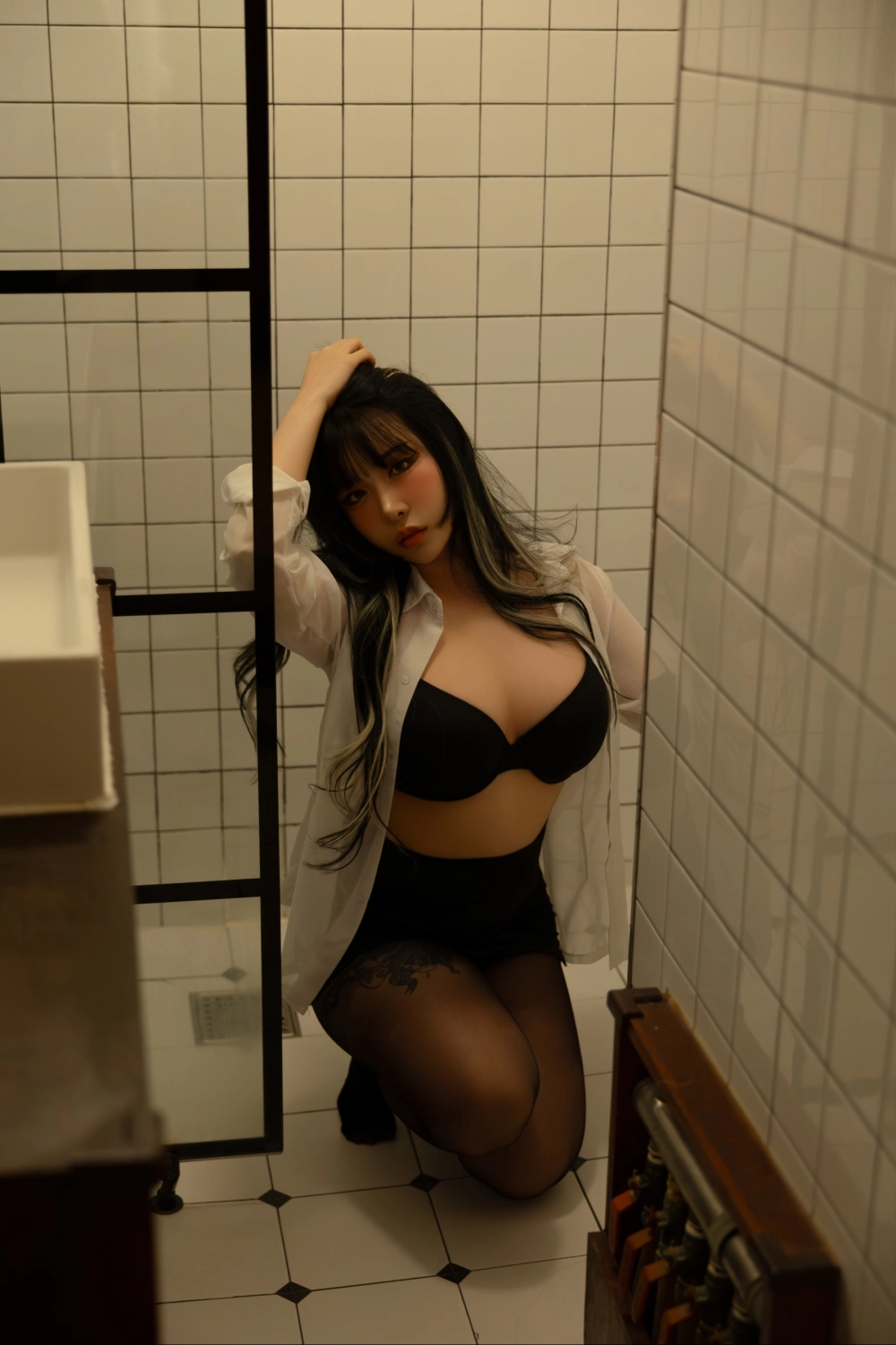 Gái xinh da trắng khoe hàng mang nét đẹp sexy tinh tế đầy sức hút