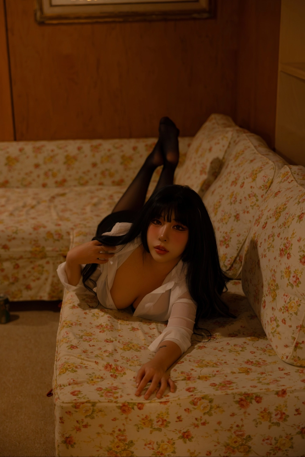 Gái châu Âu khoe hàng mang nét đẹp sexy tinh tế đầy sức hút