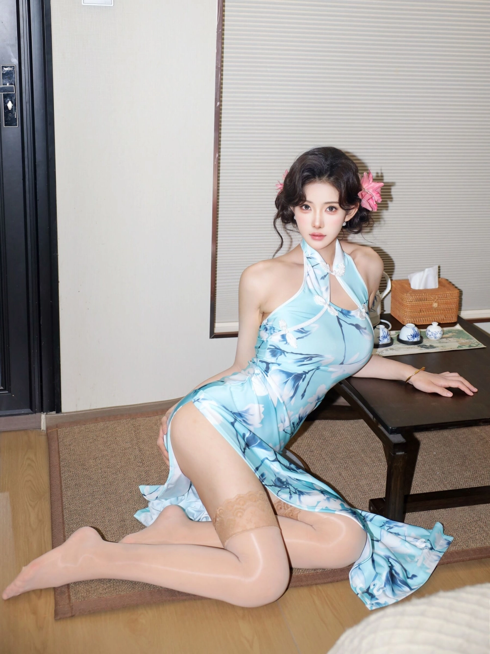 Bikini khoe hàng mang nét đẹp sexy bốc lửa đầy sức hút