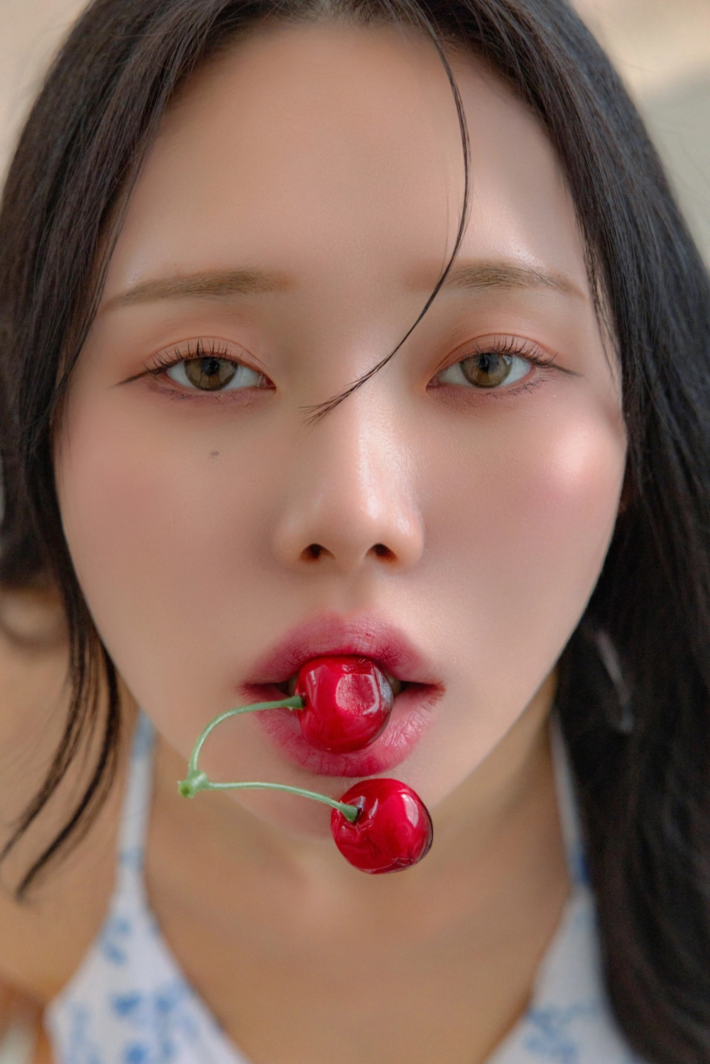 Vú to khoe hàng mang nét đẹp gợi cảm bốc lửa đầy sức hút