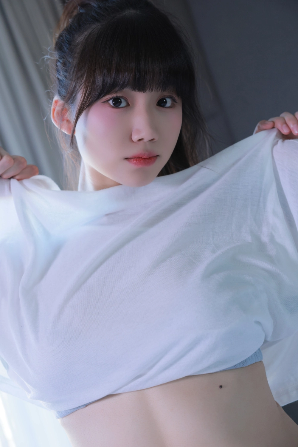 Gái xinh vú bự khoả thân mang nét đẹp sexy đầy sức hút