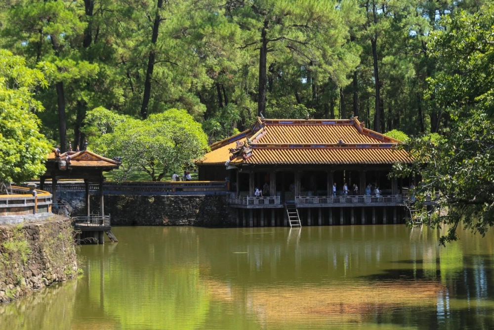 Bộ sưu tập hình ảnh nghệ thuật về 7 lăng tẩm nhà Nguyễn tại Huế.