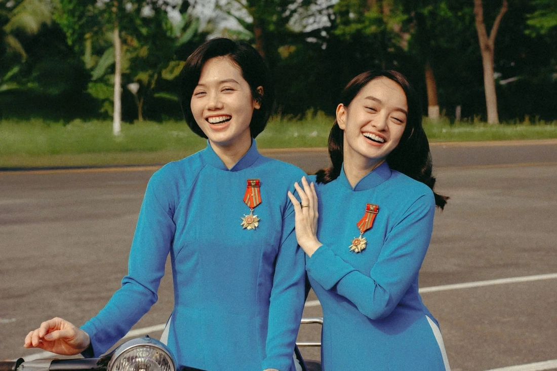 Đời thực gợi cảm của nữ tiếp viên cao 1m55 Kaity Nguyễn