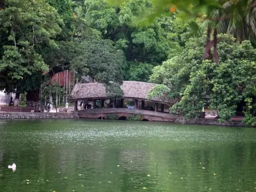 Khám phá Chùa Thầy – Di tích lịch sử văn hóa nổi tiếng