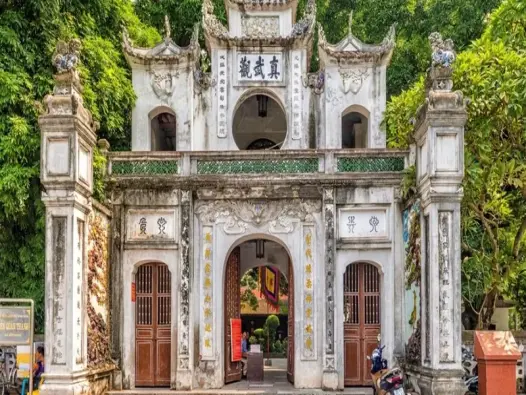 Khám phá Đền Quán Thánh – Di tích lịch sử nổi tiếng Hà Nội