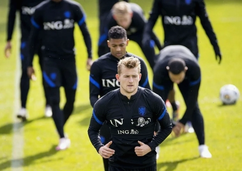 Matthijs de Ligt trong một buổi tập