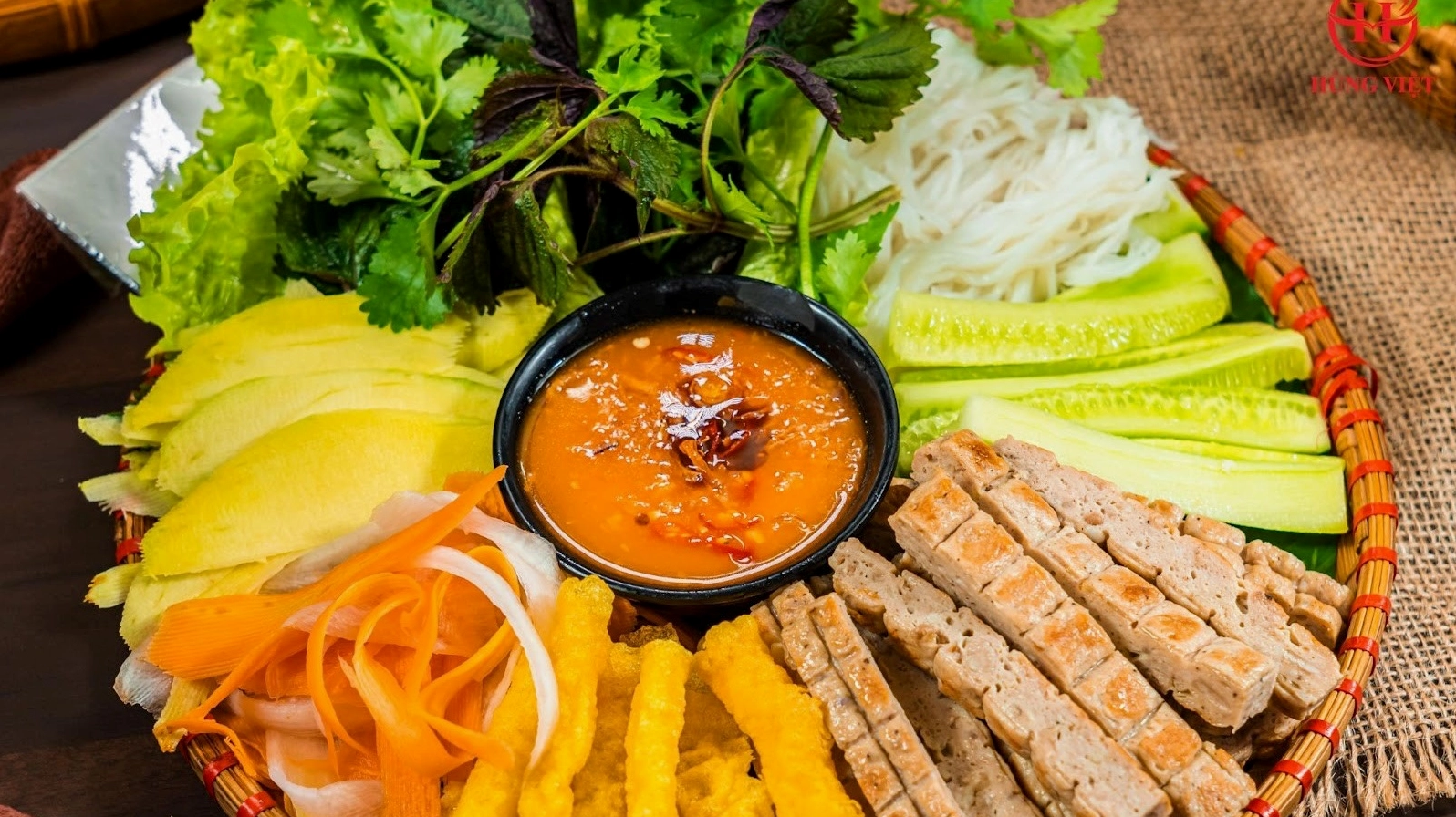 1 xiên nem nướng bao nhiêu calo? Ăn có béo không?