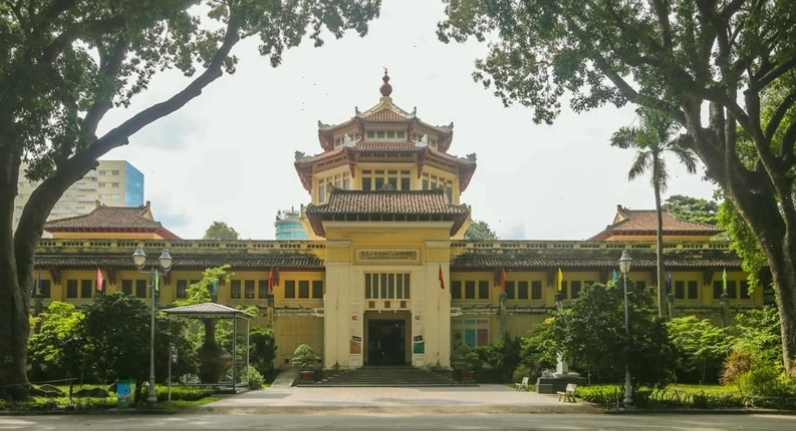 Bảo tàng Lịch sử Thành phố Hồ Chí Minh với kiến trúc cổ kính