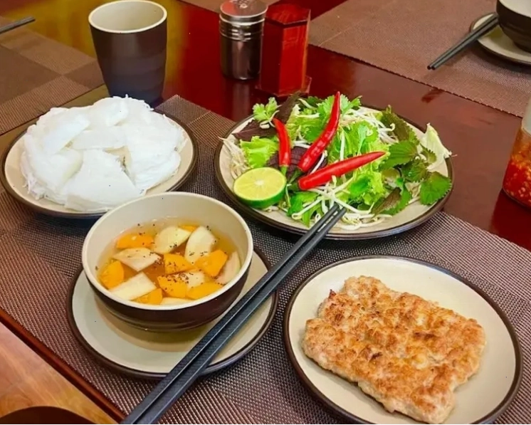 Bún chả quạt là món ăn đặc trưng của ẩm thực Ninh Bình.