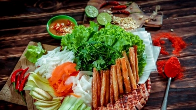 Cách ăn nem nướng ít tăng cân: hạn chế tần suất và lượng tiêu thụ