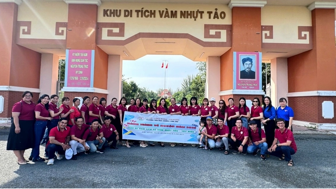 Cảnh quan bên trong Khu di tích lịch sử Vàm Nhựt Tảo