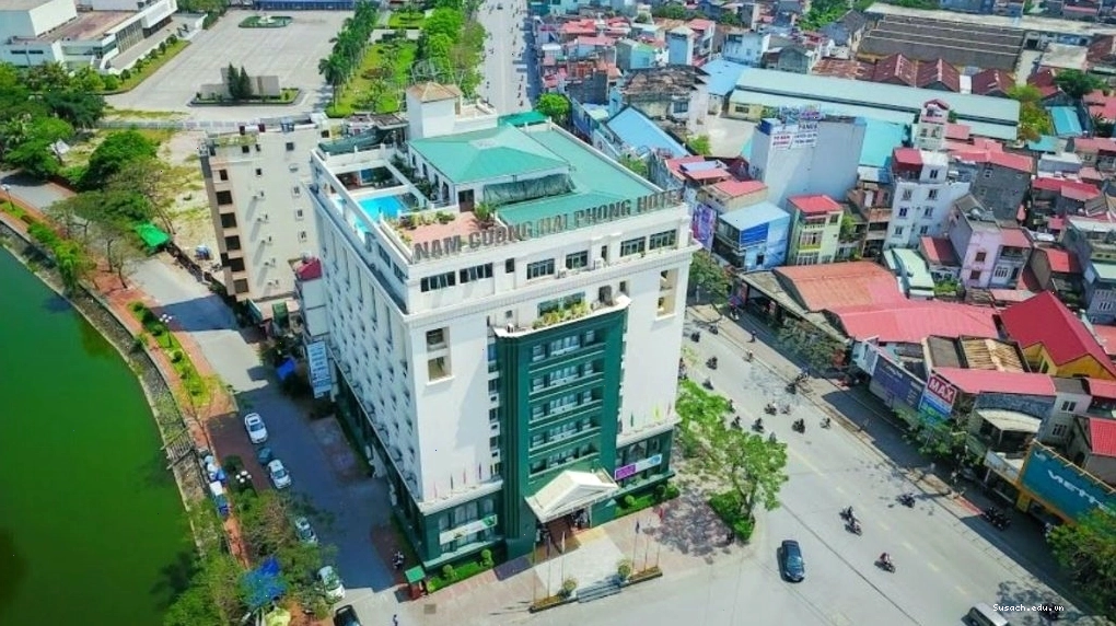 Cảnh quan xanh mát tại Di tích Bạch Đằng Giang