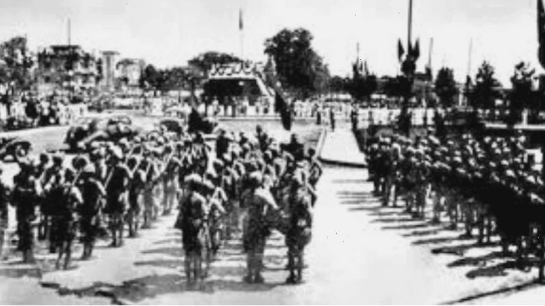 Chủ tịch Hồ Chí Minh đọc Tuyên ngôn Độc lập ngày 2/9/1945 tại Quảng trường Ba Đình