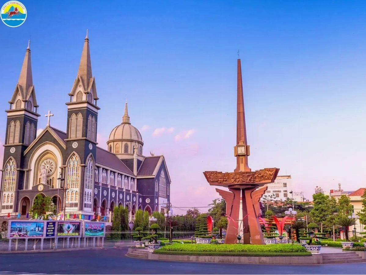 Con đường dẫn vào một di tích lịch sử Bình Dương