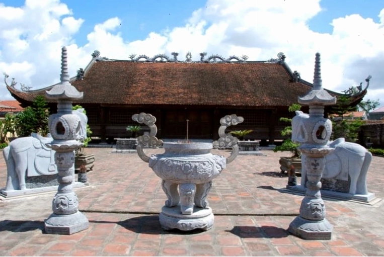 Đền thờ Đức Vương Ngô Quyền tại khu di tích