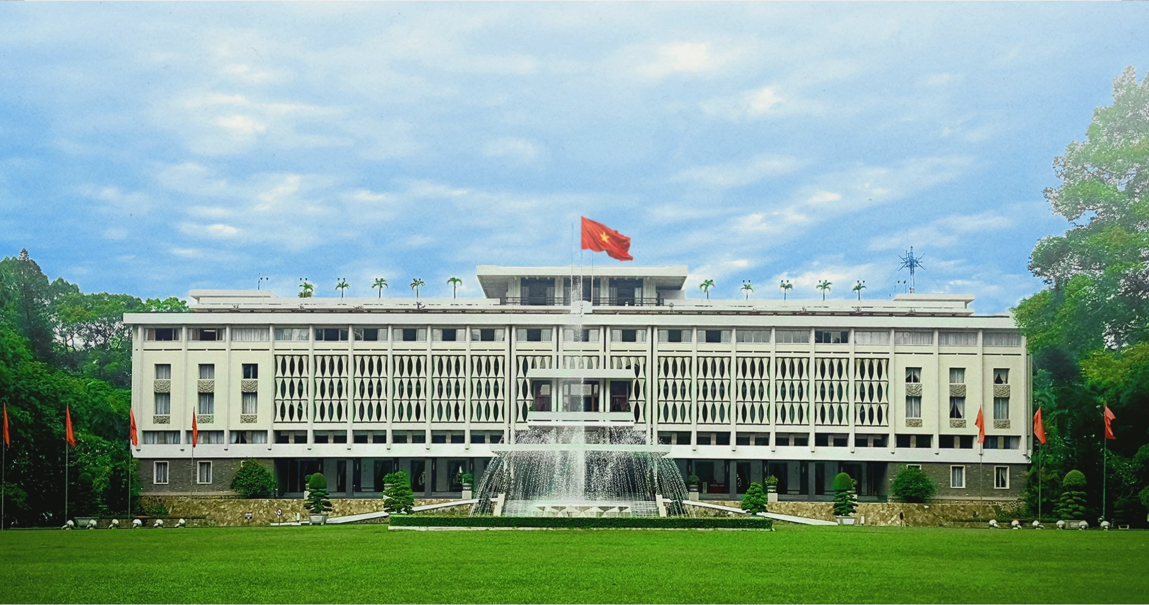 Di tích lịch sử Dinh Độc Lập nhìn từ trên cao