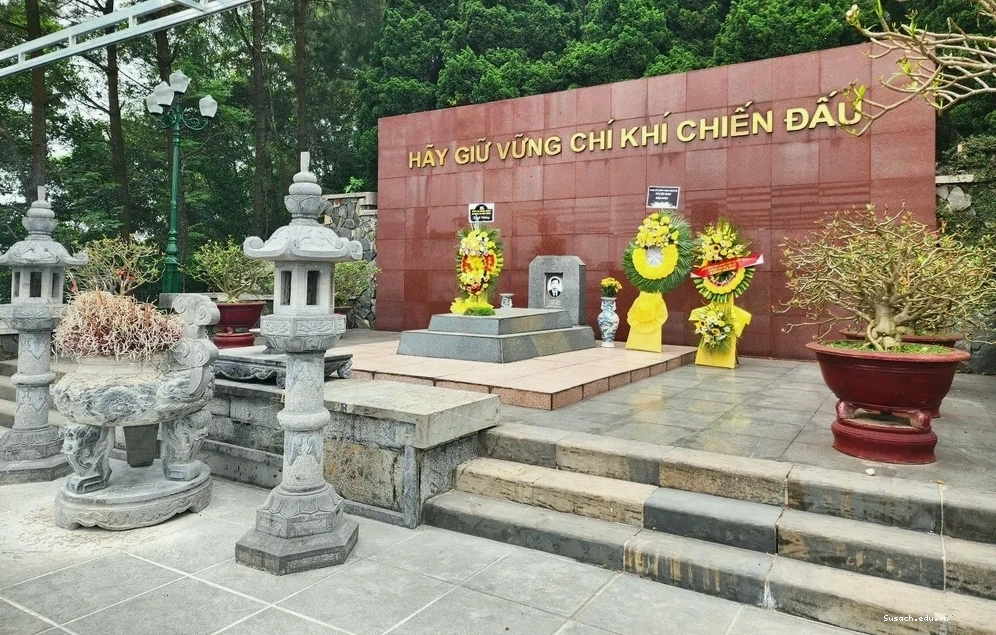 Dòng chữ ý nghĩa tại Khu di tích Trần Phú