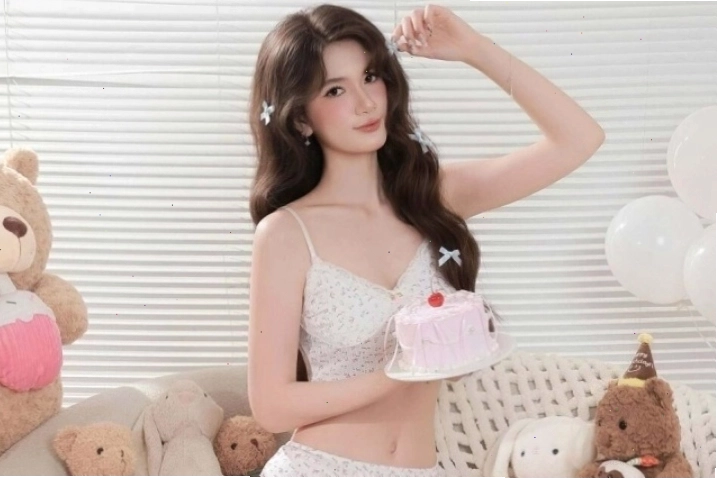 Em gái Đặng Văn Lâm khoe nhan sắc tuổi 19 quyến rũ