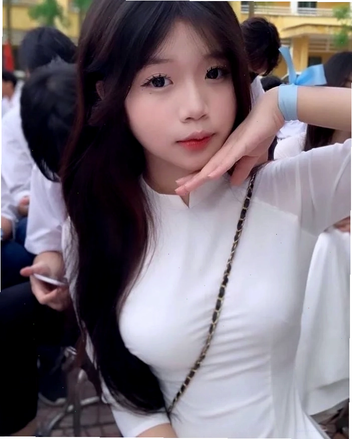 Gái đẹp K9 với phong cách trang điểm nhẹ nhàng