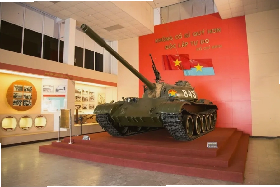 Hiện vật lịch sử được trưng bày bên trong Dinh Độc Lập