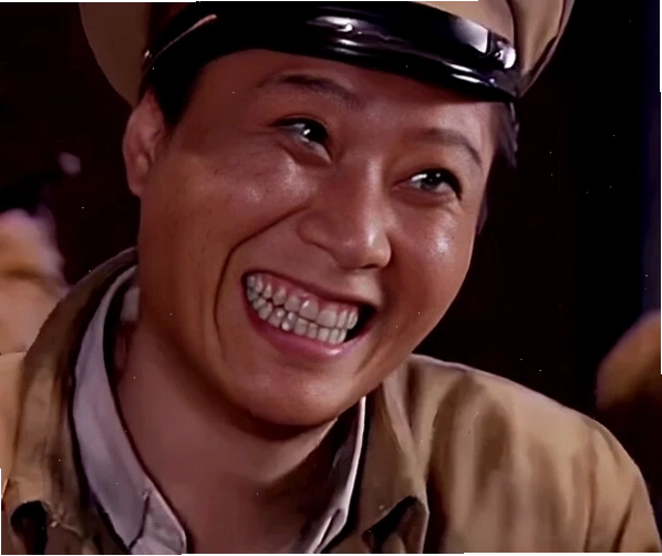 Hình ảnh minh họa nụ cười đểu, thường dùng trong meme
