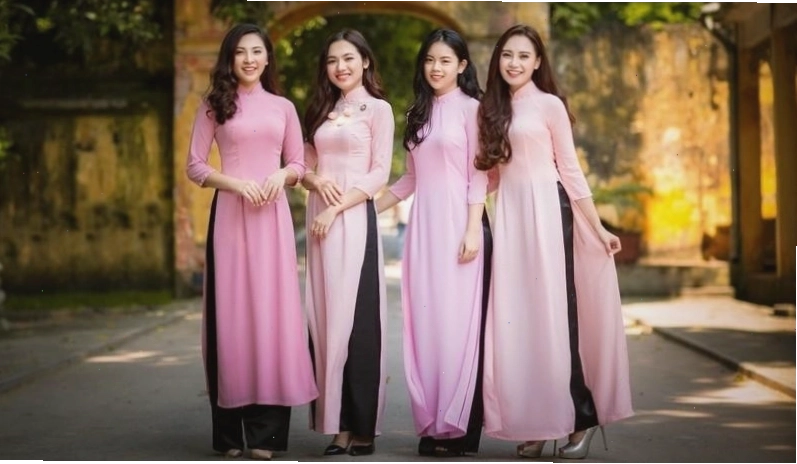 Hình ảnh tà áo dài truyền thống trong các dịp lễ hội
